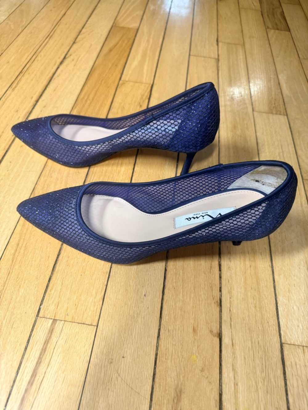 Nina Niley Navy Pointed toe Mesh Pump with Subtle Sparkle NEW - Picture 3 of 7